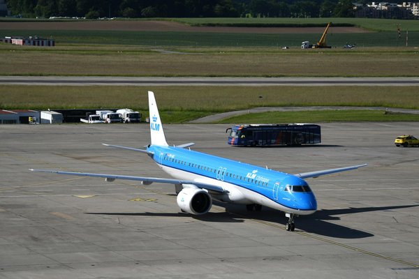 Uncover england"s legendary battlefields: your comprehensive guide to the top guided tours